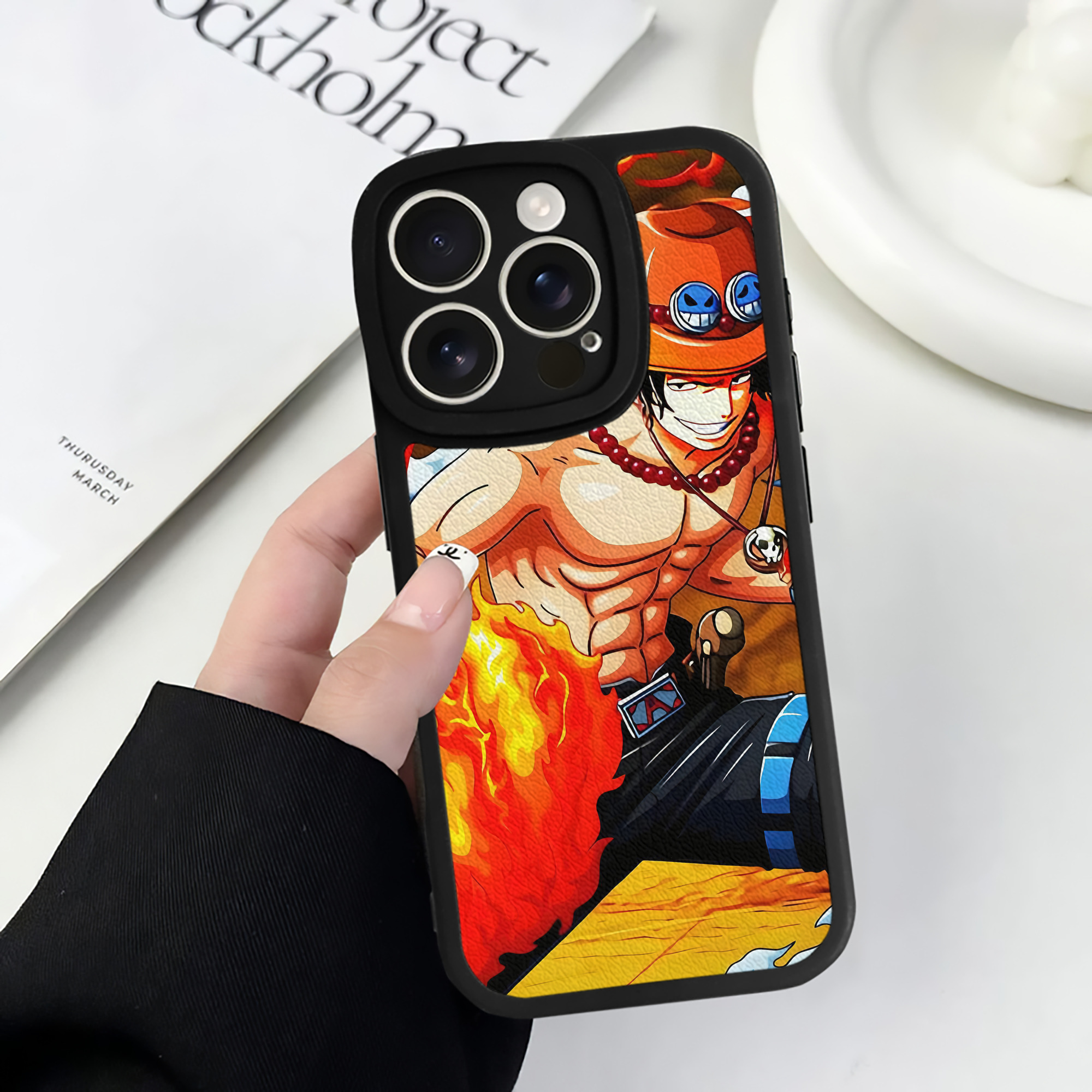 （画像用） ワンピース ONE PIECE 【iPhone 16シリーズ対応】シリコンスマホケース（レザー調） 材質：シリコン
